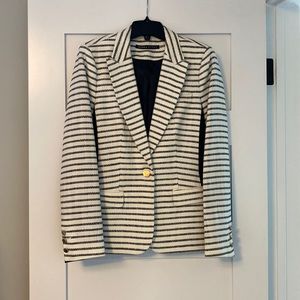 Ivanka Trump suit, Skirt is 8, jacket is 12.  Both fit like a 10, non smoking